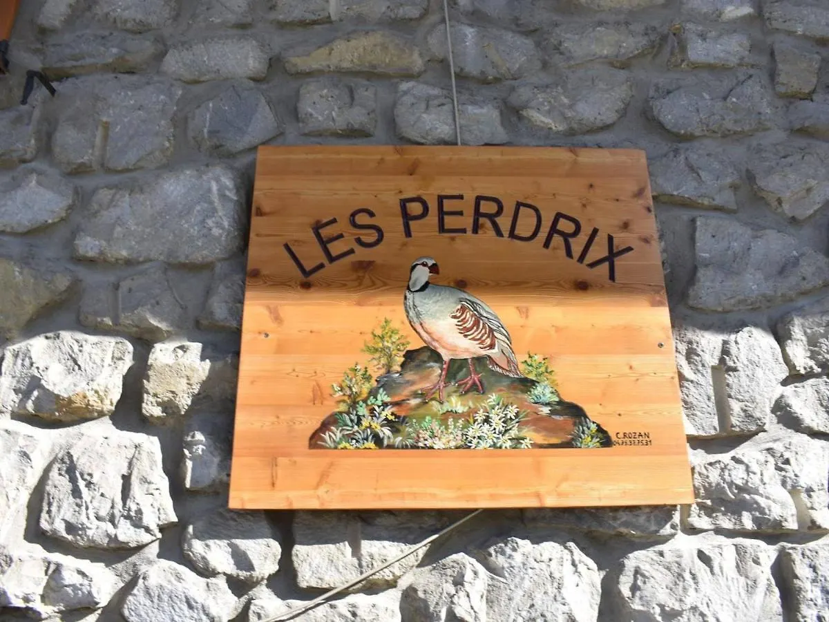 شقة Appartement Chaleureux Avec Terrasse, A 250M Des Pistes - Meribel, Animaux Acceptes - Fr-1-180-344