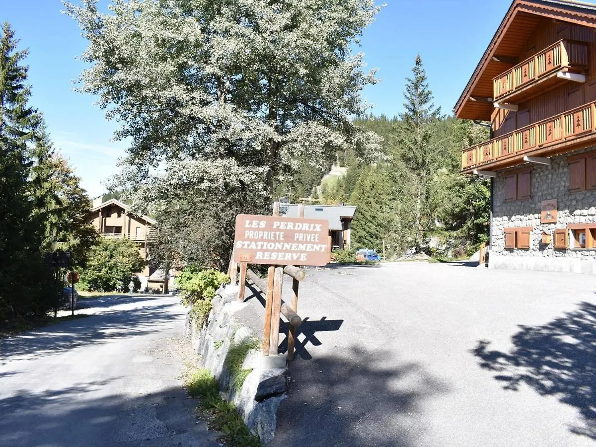 شقة Appartement Chaleureux Avec Terrasse, A 250M Des Pistes - Meribel, Animaux Acceptes - Fr-1-180-344