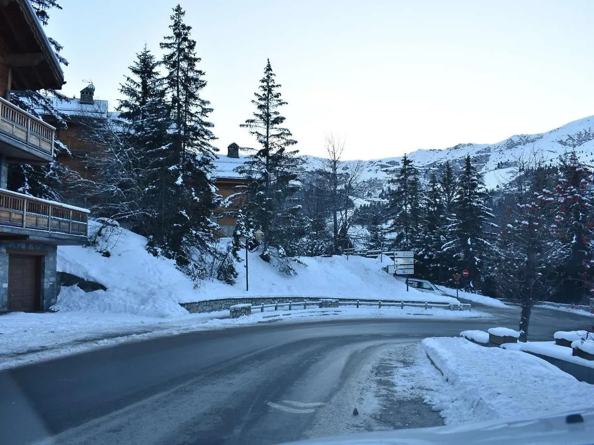 Appartement Chaleureux Avec Terrasse, A 250M Des Pistes - Meribel, Animaux Acceptes - Fr-1-180-344 0*, ميريبيل