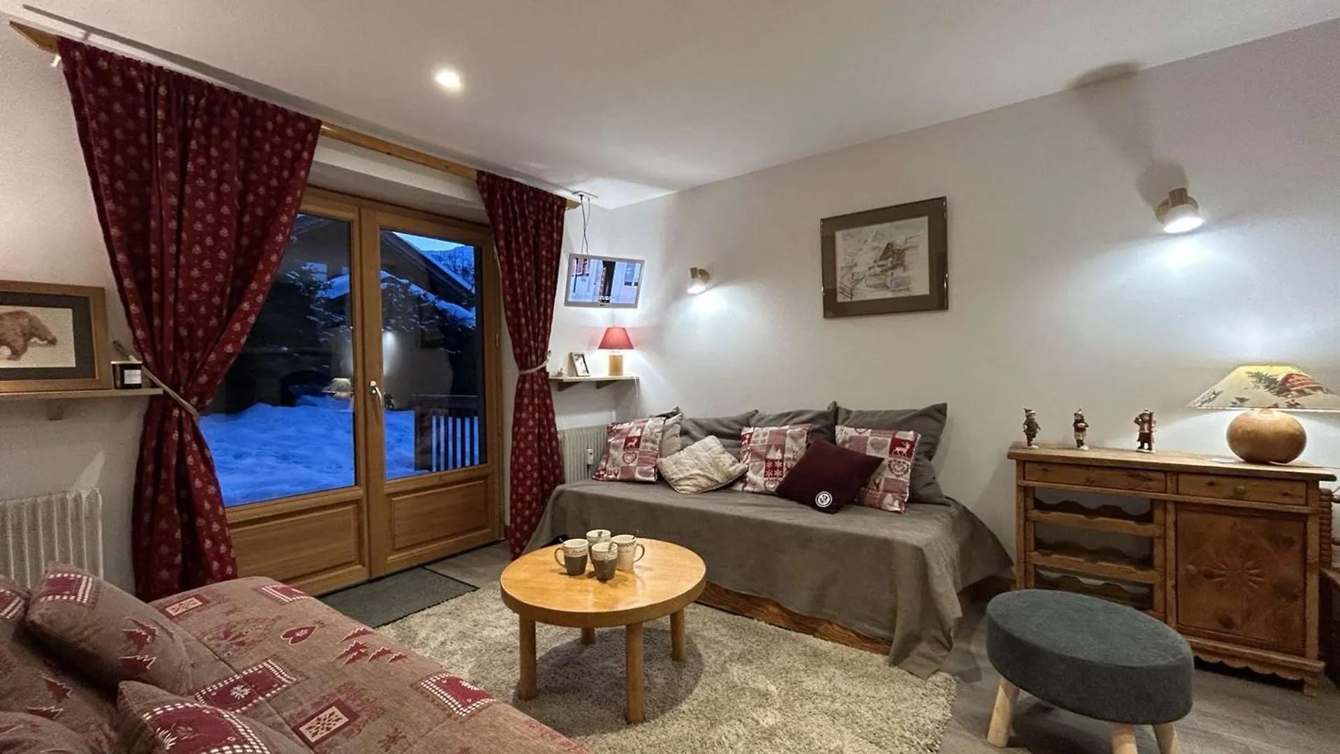 شقة Appartement Chaleureux Avec Terrasse, A 250M Des Pistes - Meribel, Animaux Acceptes - Fr-1-180-344