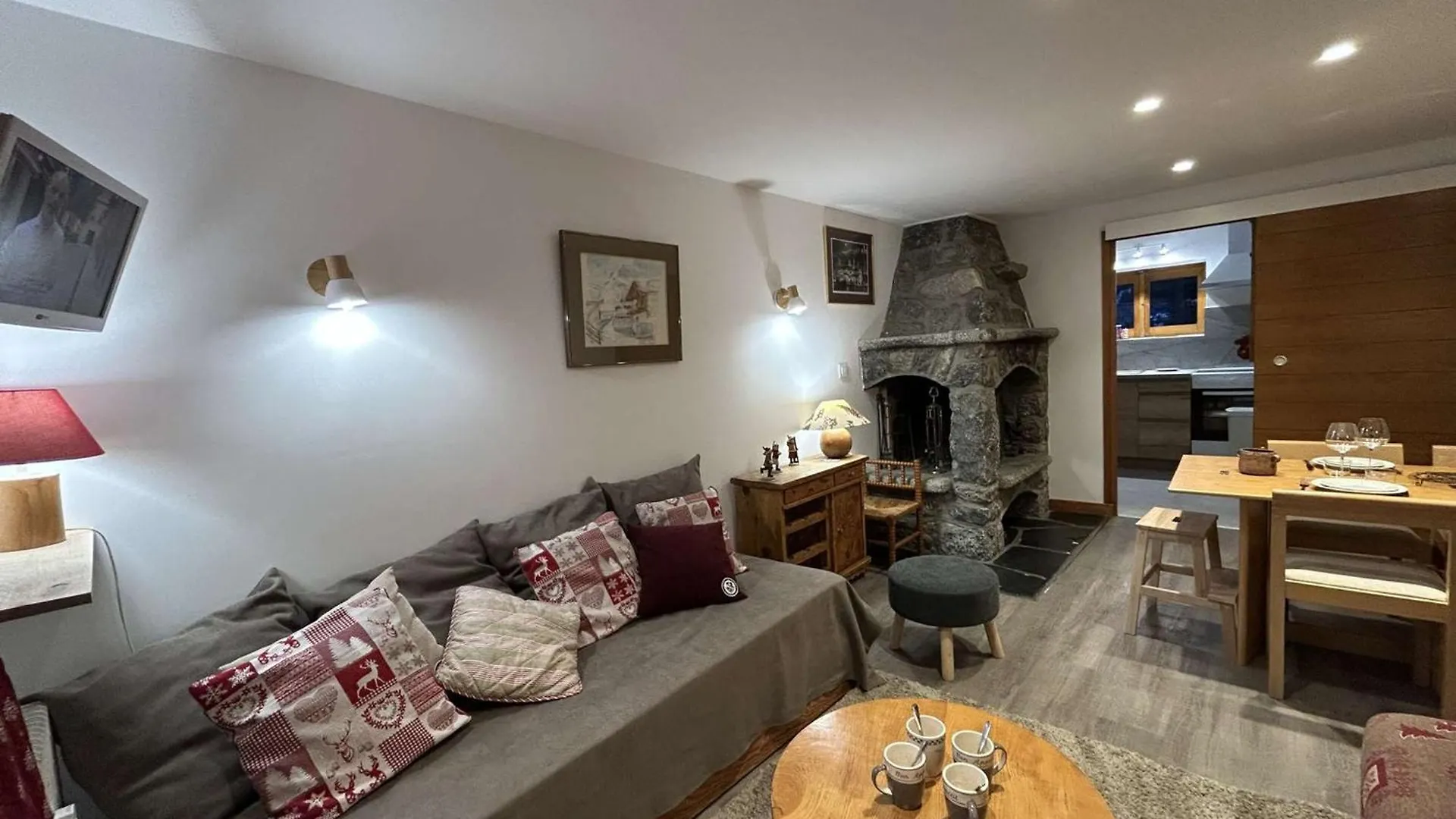 Appartement Chaleureux Avec Terrasse, A 250M Des Pistes - Meribel, Animaux Acceptes - Fr-1-180-344 شقة